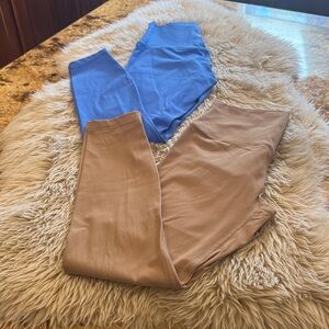Bundle HeyNuts yoga pro leggings. Blue and tan. Size small. Like new!
